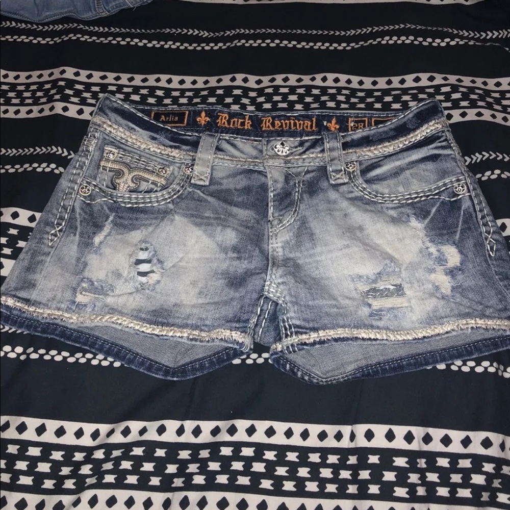 ROCK REVIVAL SHORTS